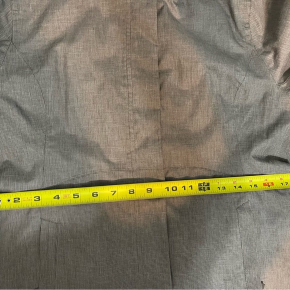 Eddie Bauer Jacket - Womens medium - like new condition - Picture 7 of 13